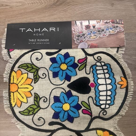 TAHARI Home TABLE RUNNER Sugar Skulls Day of Dead HALLOWEEN Embroidery NWT - Picture 1 of 5